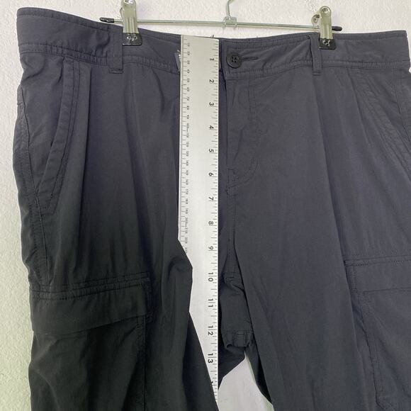 Womens REI co-op Black Relaxed Bermuda Shorts‎ Size 14 Cargo Hiking Utility - Picture 4 of 9